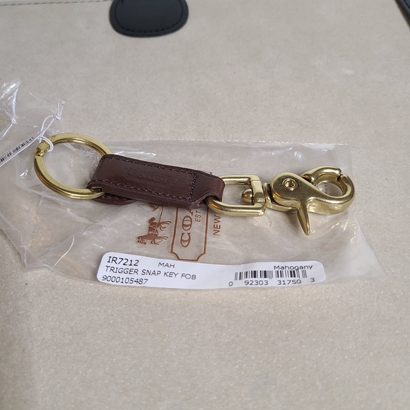 Vintage Coach Leather Clip-on Keychain - Picture 1 of 6